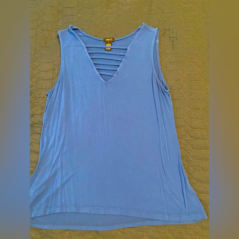 Rue 21 top